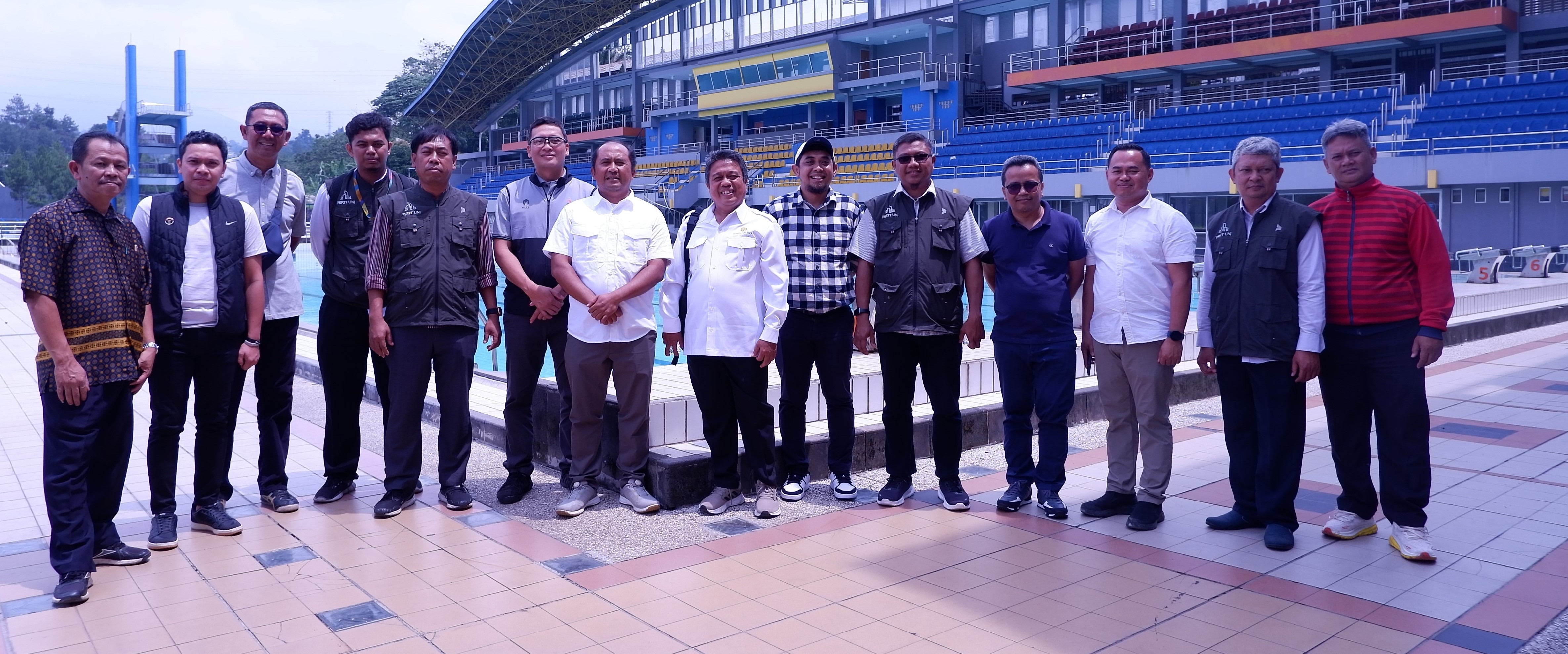 Dekan FIK UNJ, Perwakilan KONI Pusat dan Perwakilan Kementrian PUPR  Mengadakan Study Survey ke Aquatik Center UPT Pusat Olahraga Universitas Pendidikan Indonesia
